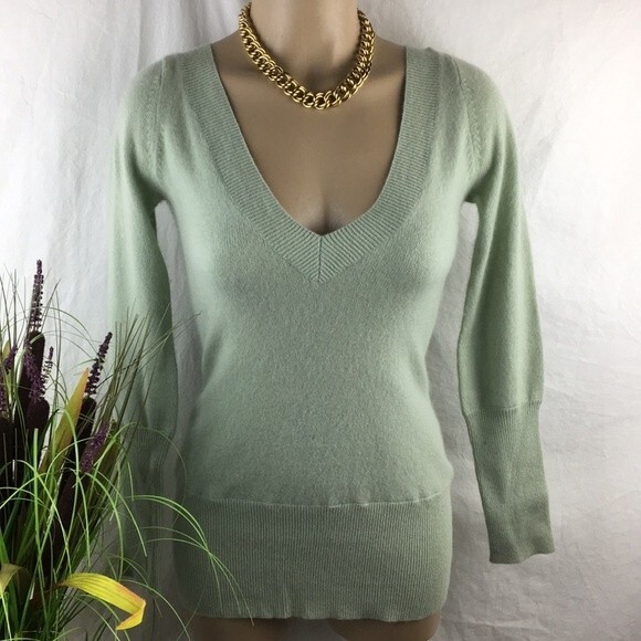 Arden B 100% Cashmere Pistachio Green Long Sleeve sweater S - Picture 1 of 9